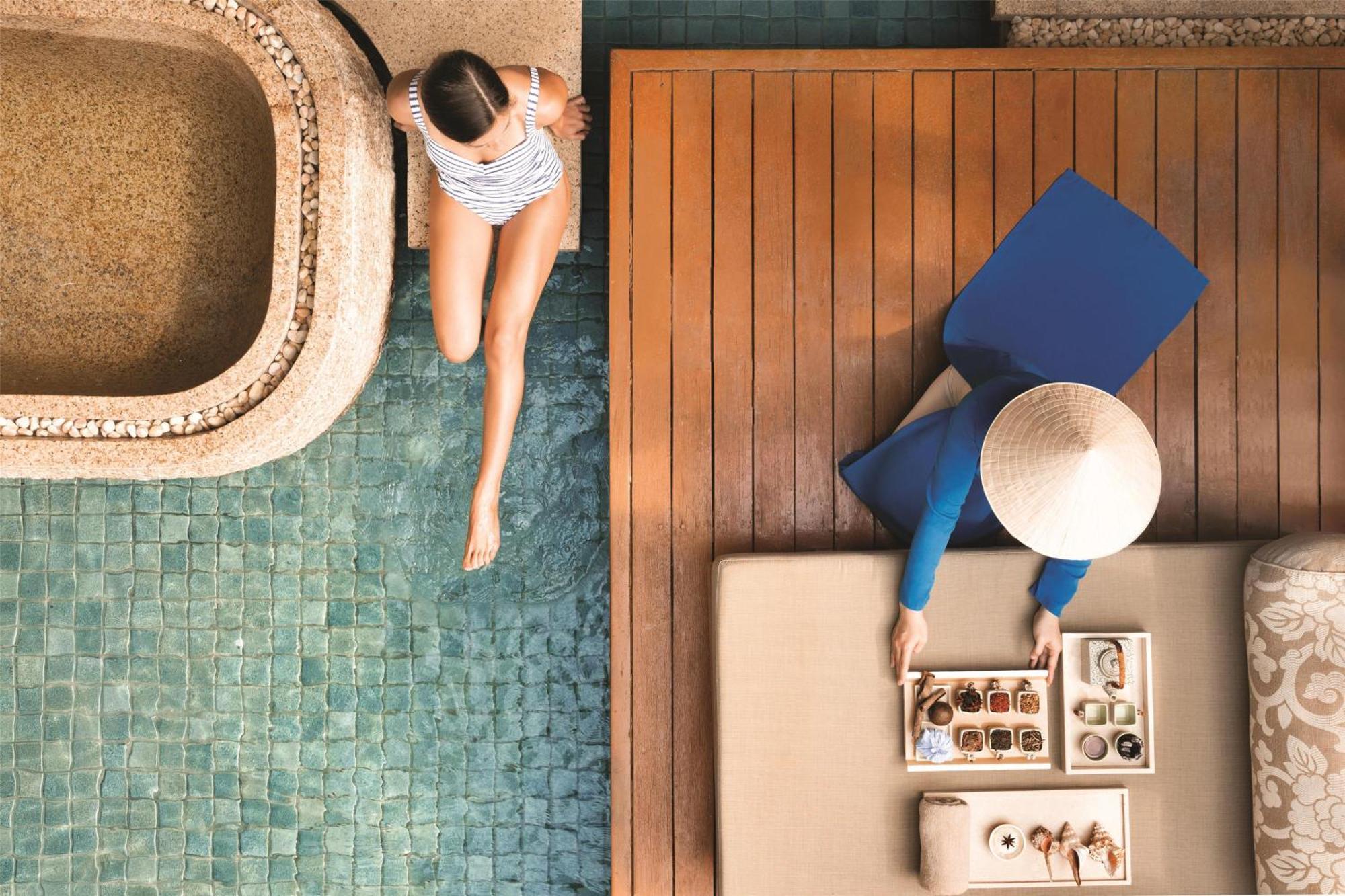 Hyatt Regency And 5*