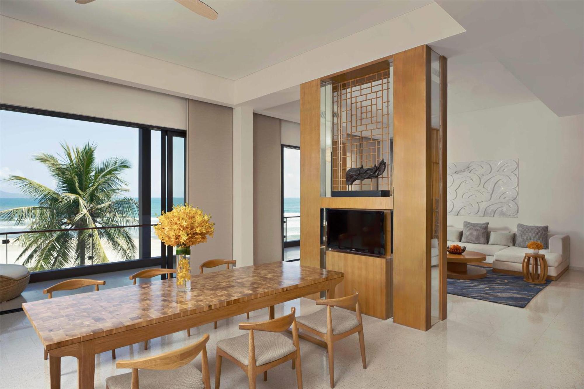 Resort Hyatt Regency And 5*