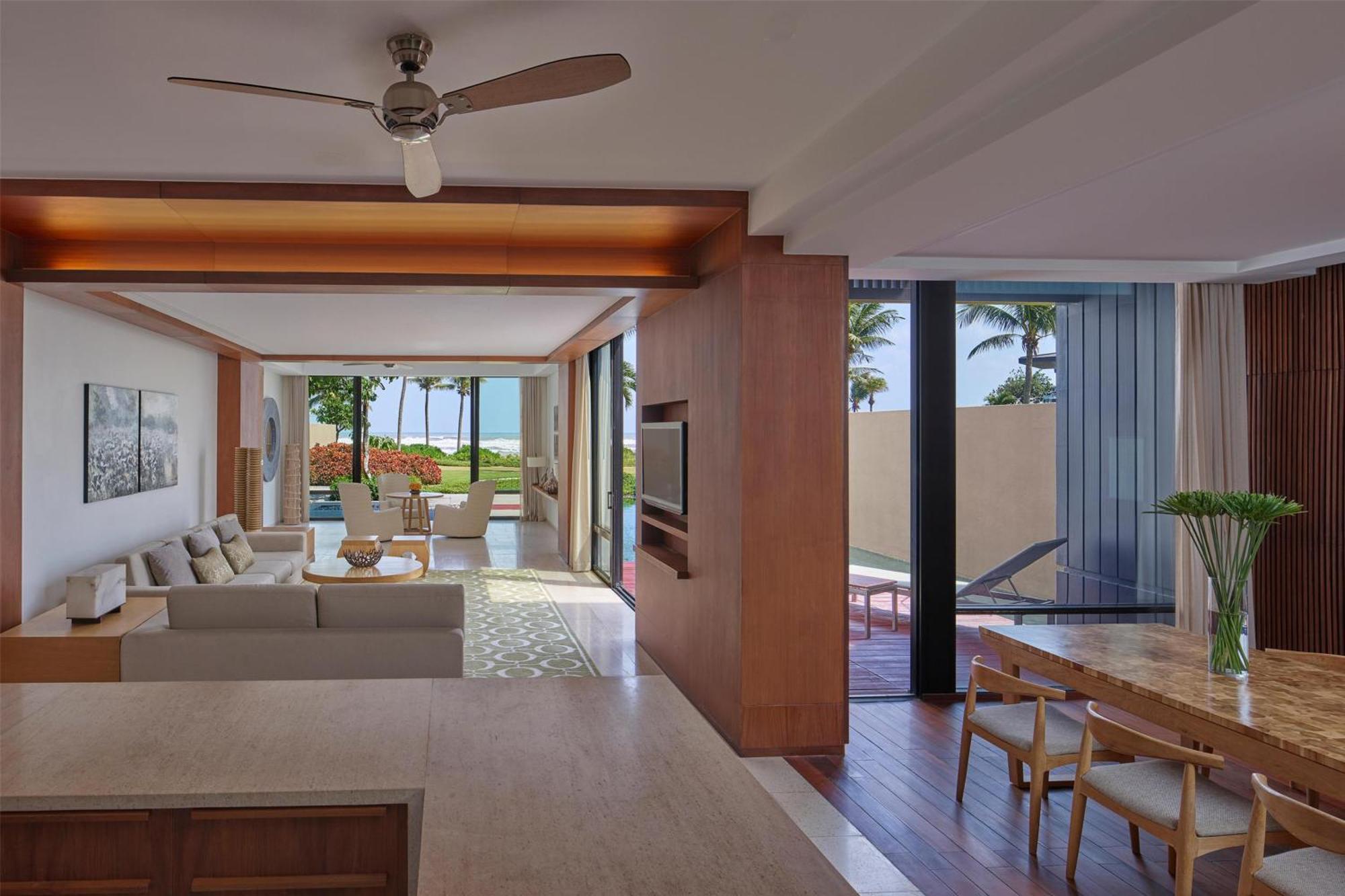 Resort Hyatt Regency And 5*